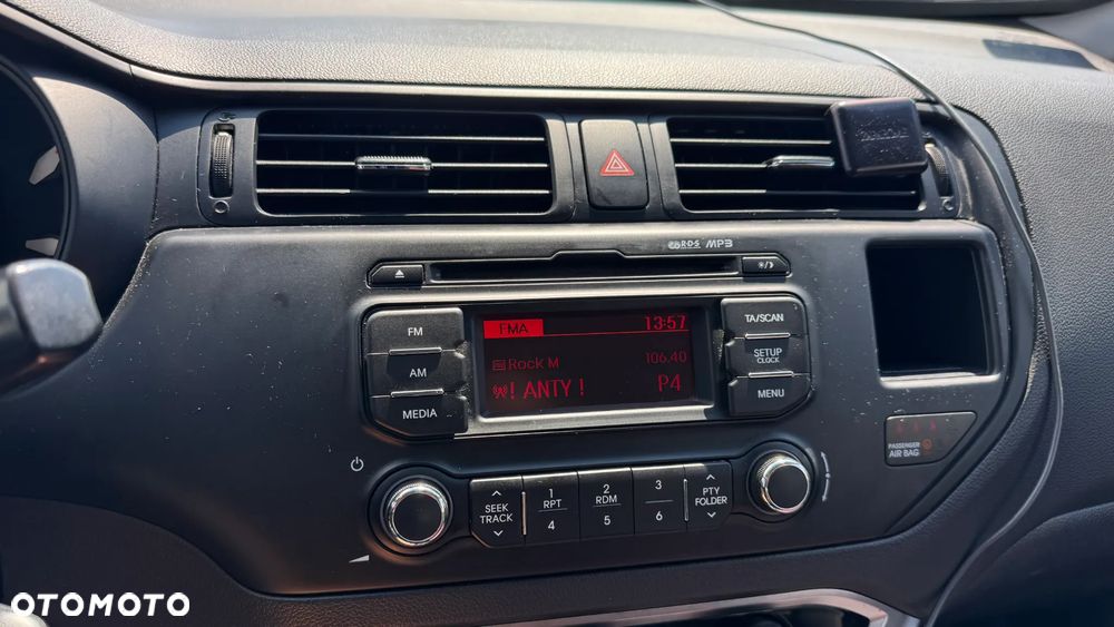 Kia Rio 1.2 L - 20
