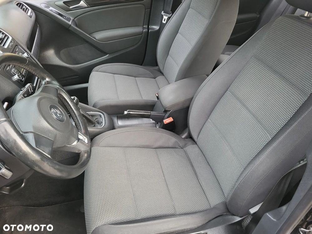 Volkswagen Golf - 25