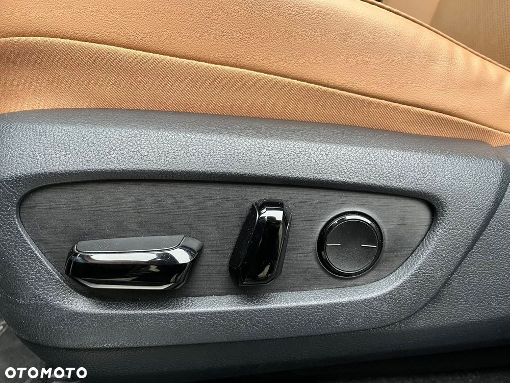 Lexus RX 450h+ Prestige - 27