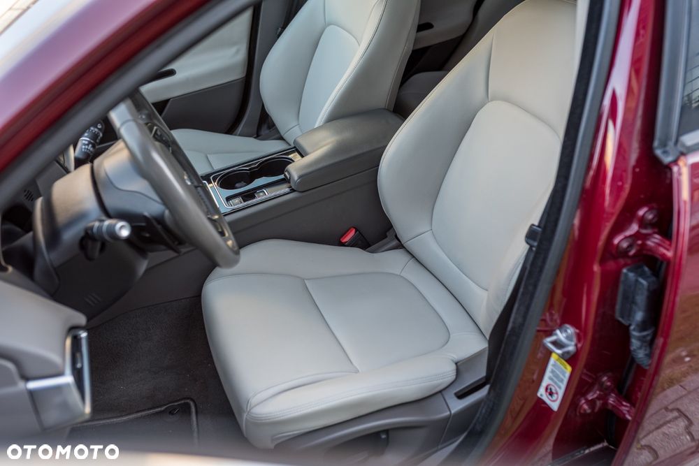 Jaguar XE 2.0 T Prestige - 14