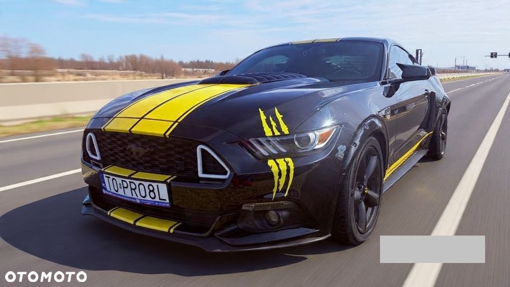 Ford Mustang - 4