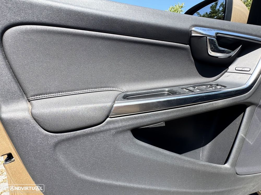Volvo V60 2.0 D3 Momentum - 20