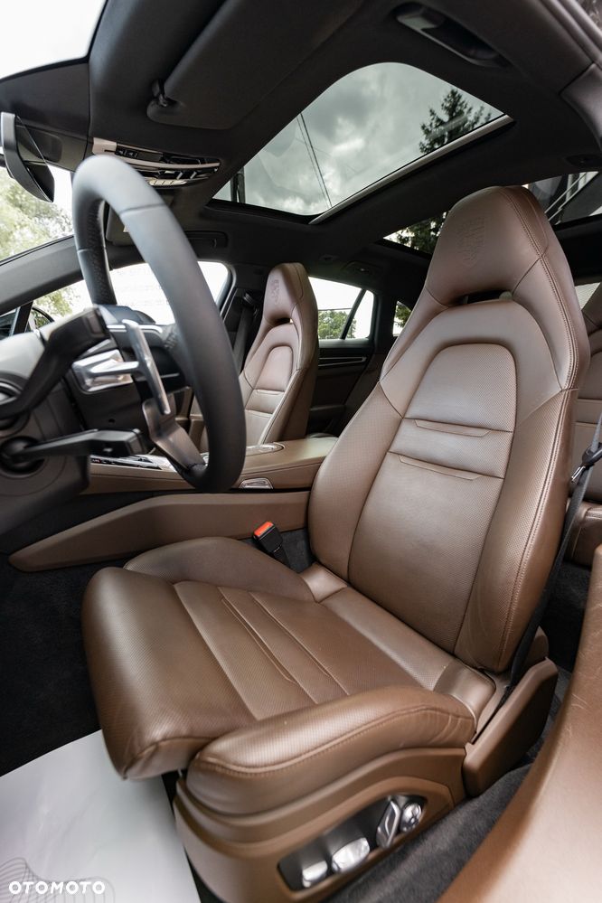 Porsche Panamera - 4