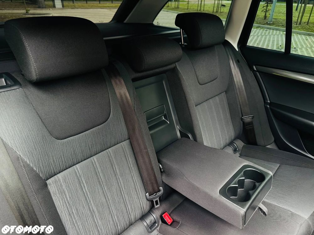 Skoda Octavia 1.6 TDI DSG Premium Edition - 39