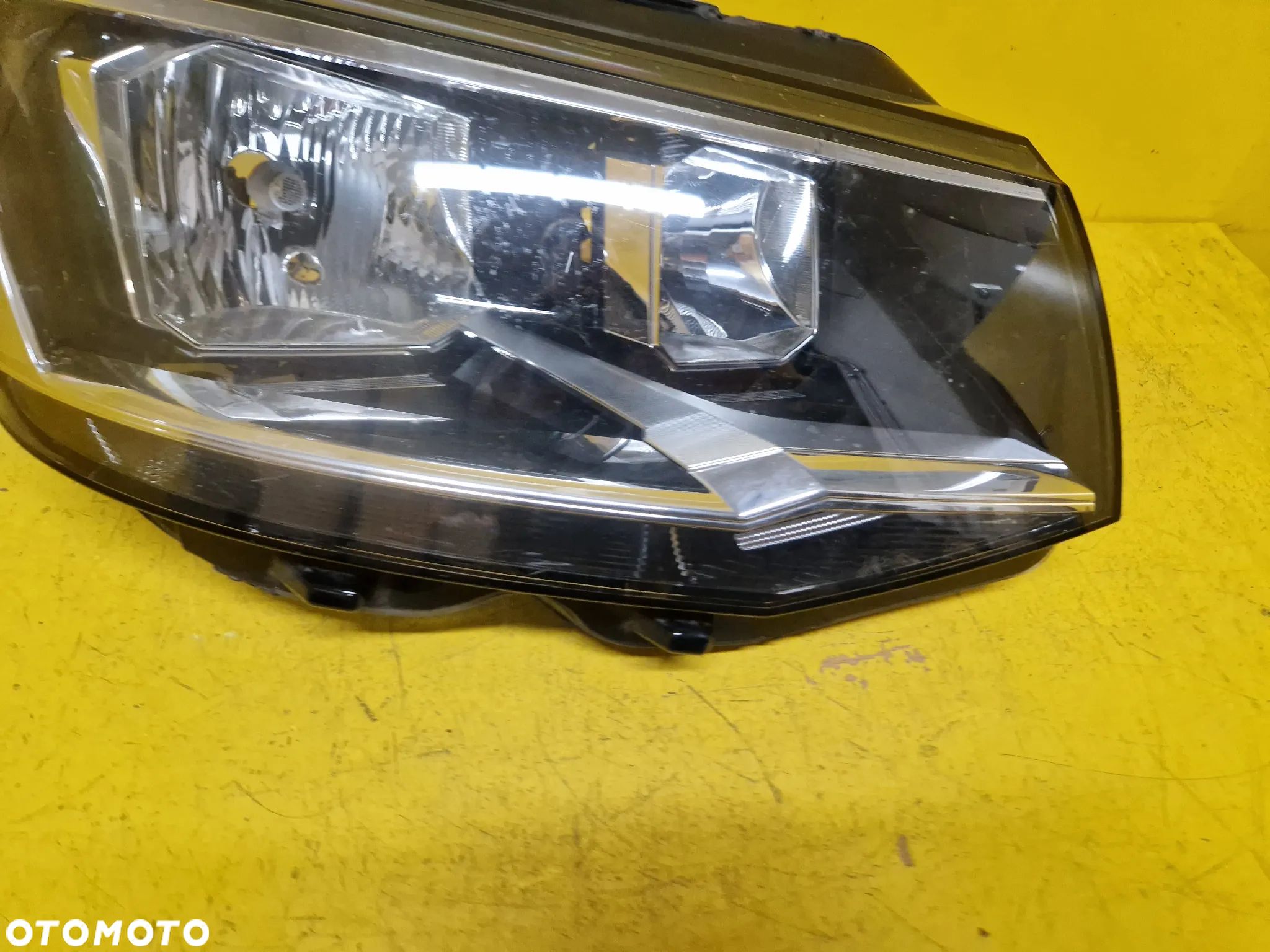 VW T6 LAMPA PRAWA PRZOD 7E1941006 - 1