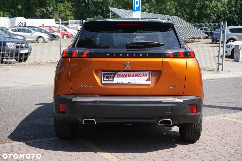 Peugeot 2008 PureTech 130 EAT8 GT - 4