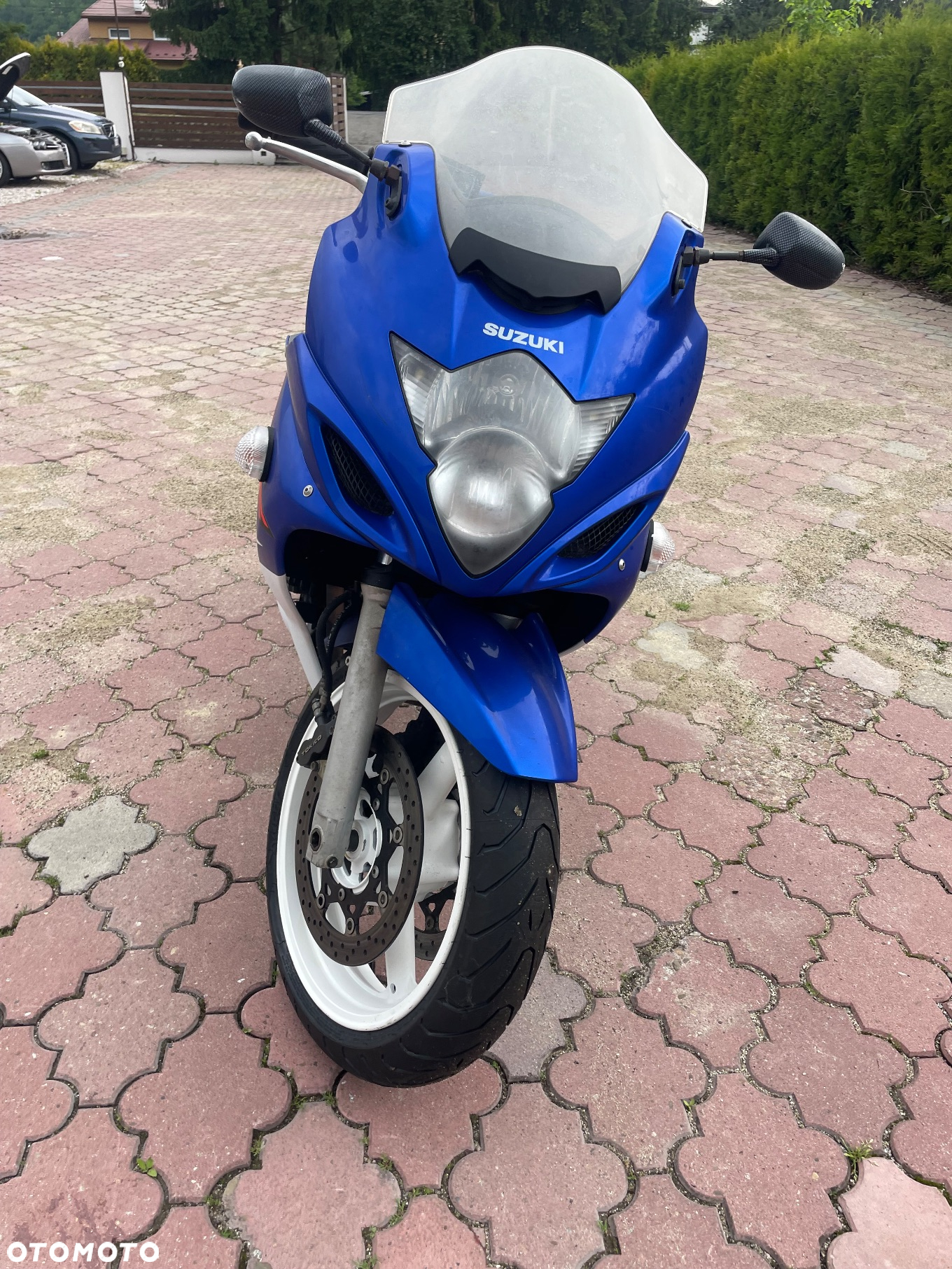 Suzuki GSX - 2