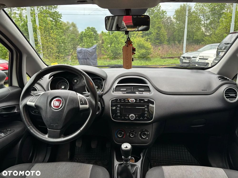 Fiat Punto 1.4 Young - 11