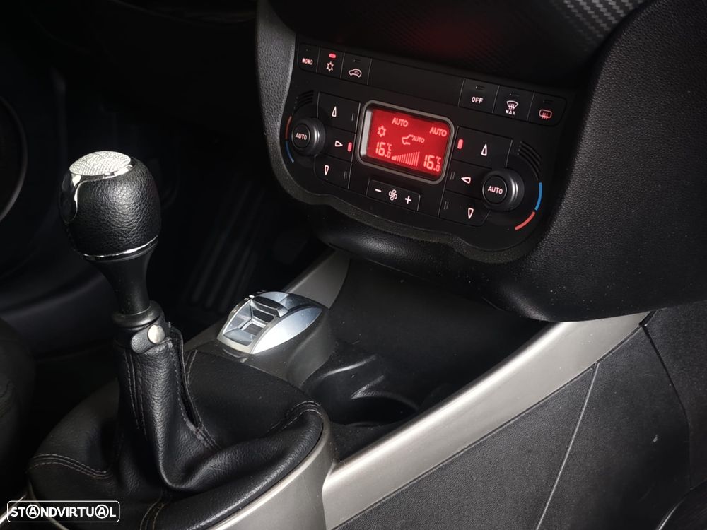 Alfa Romeo MiTo 1.3 JTD Distinctive - 40