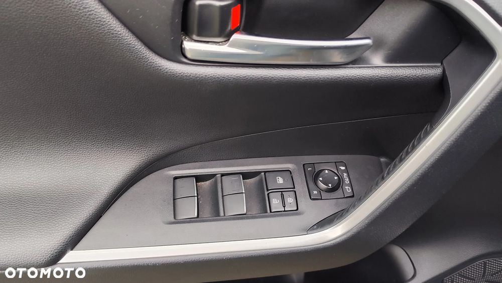 Toyota RAV4 - 16