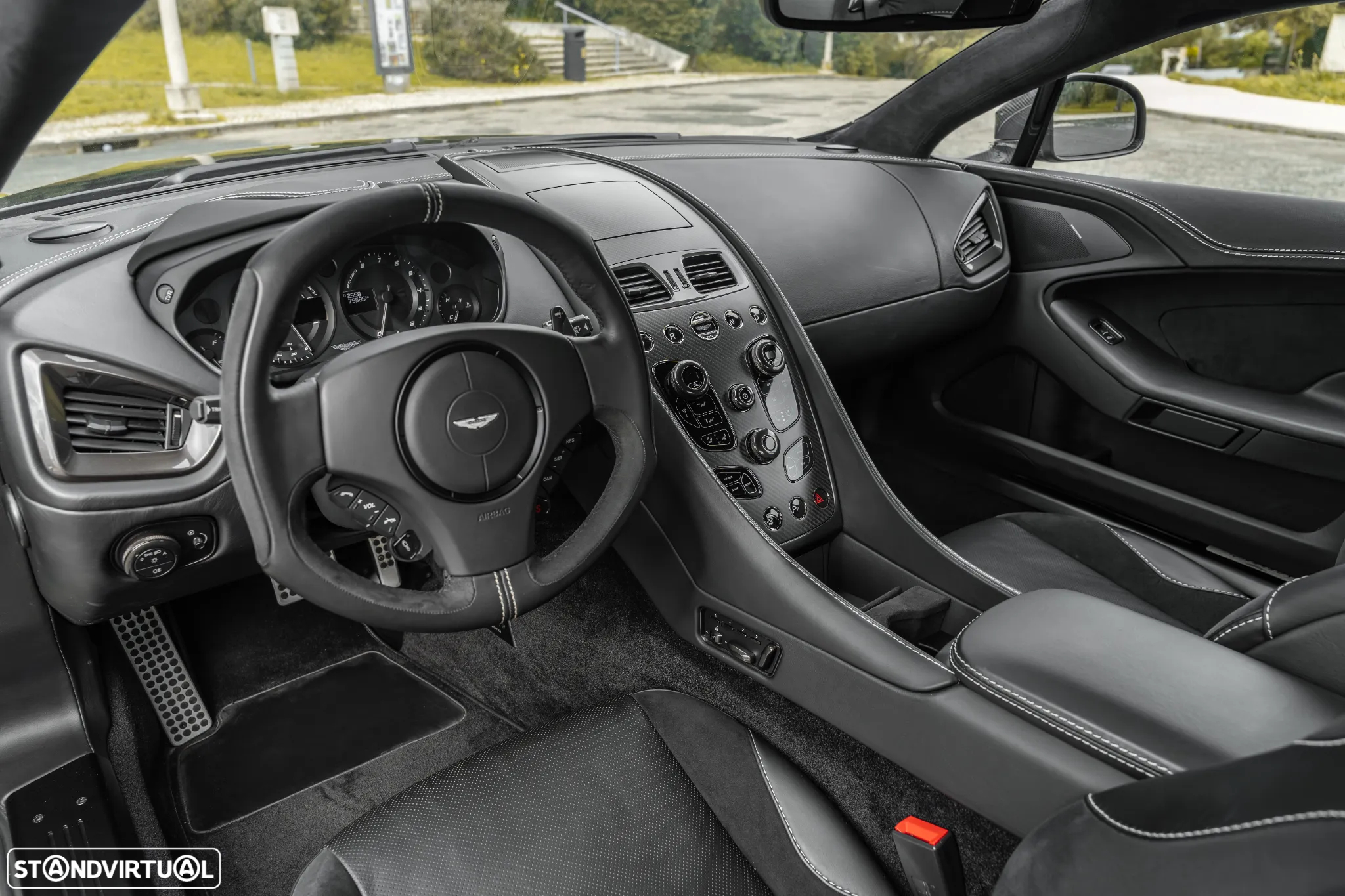 Aston Martin Vanquish Coupe - 23