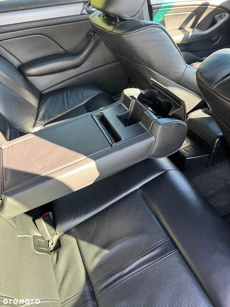 BMW Seria 3 330d Edition Sport - 17
