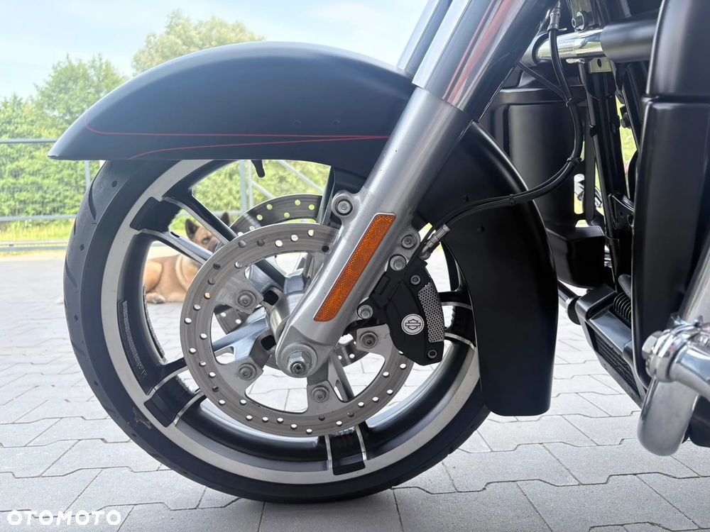 Harley-Davidson Touring Street Glide - 10
