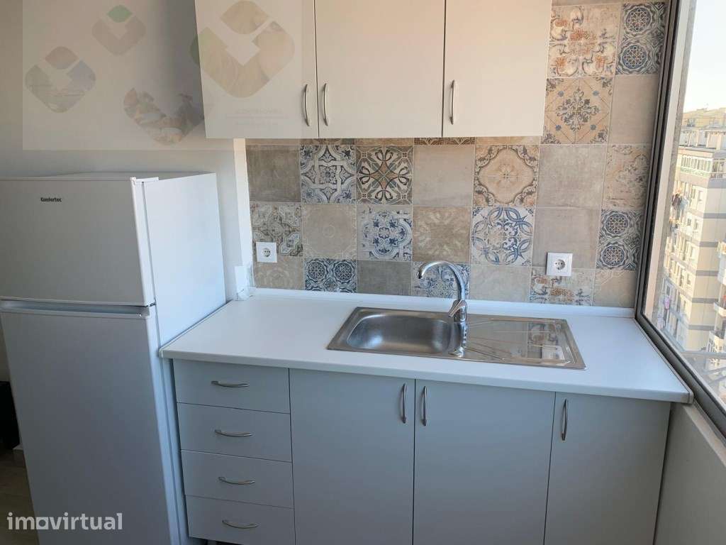 Amadora Venteira, T1, Completamente Remodelado, Vista Panorâmica! - Grande imagem: 2/15