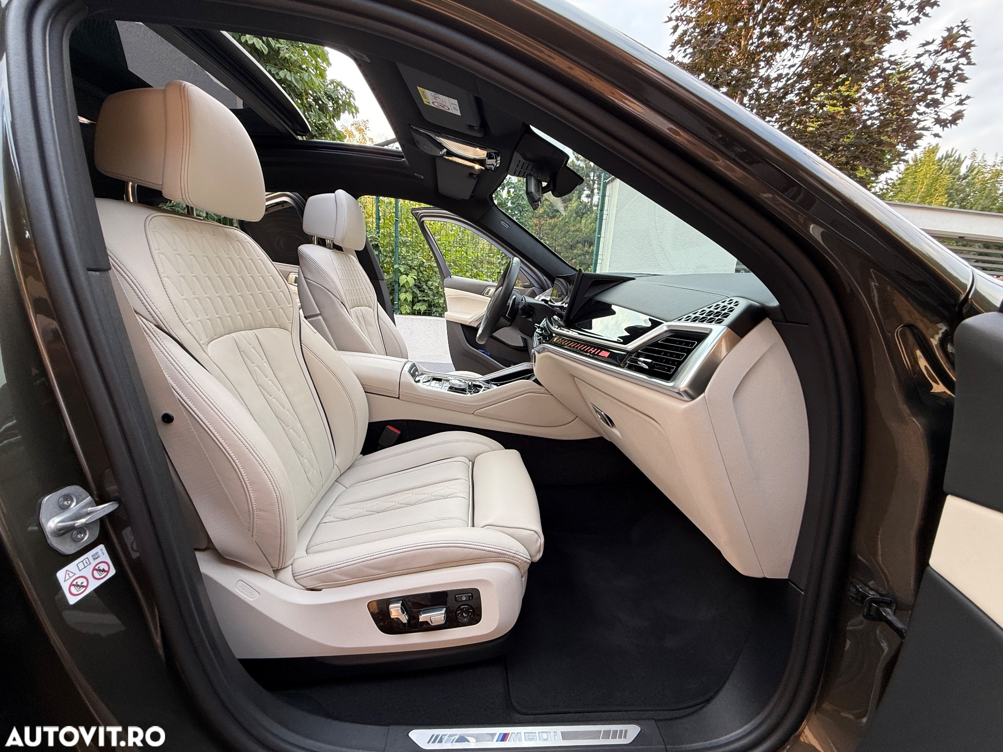 BMW X6 M M60i xDrive AT MHEV - 24