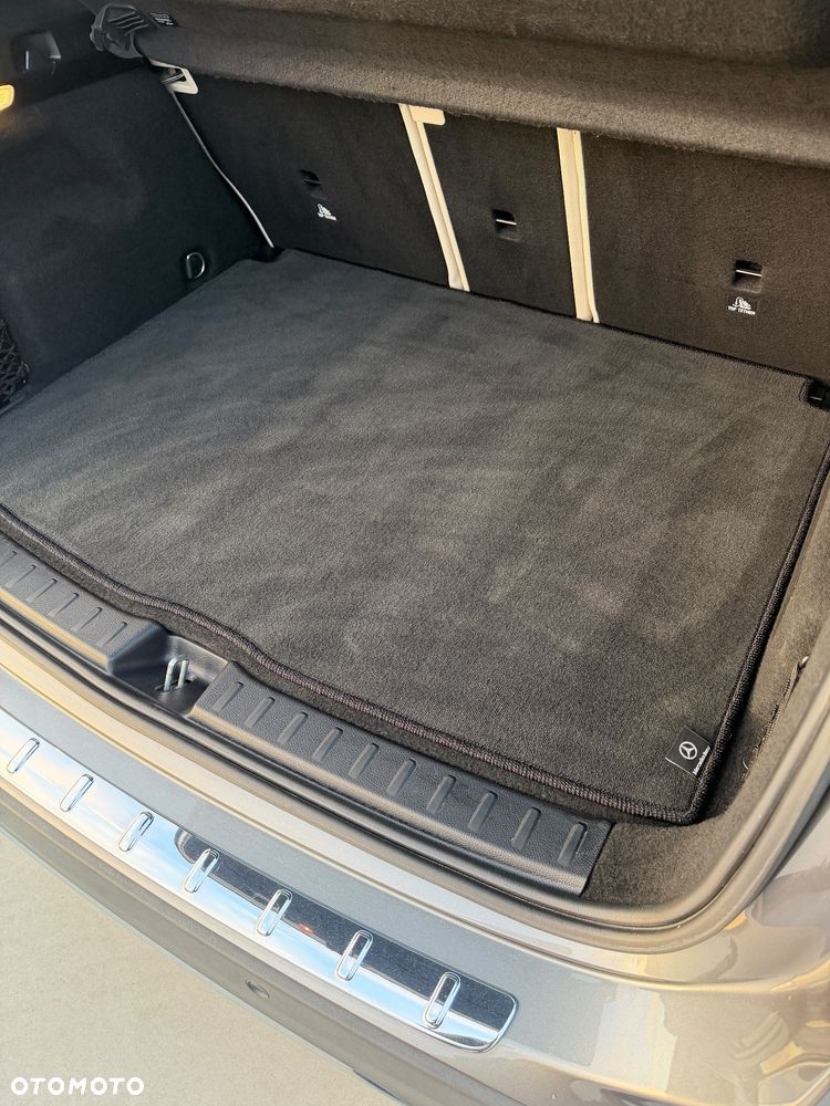 Mercedes-Benz GLA 180 Progressive - 16