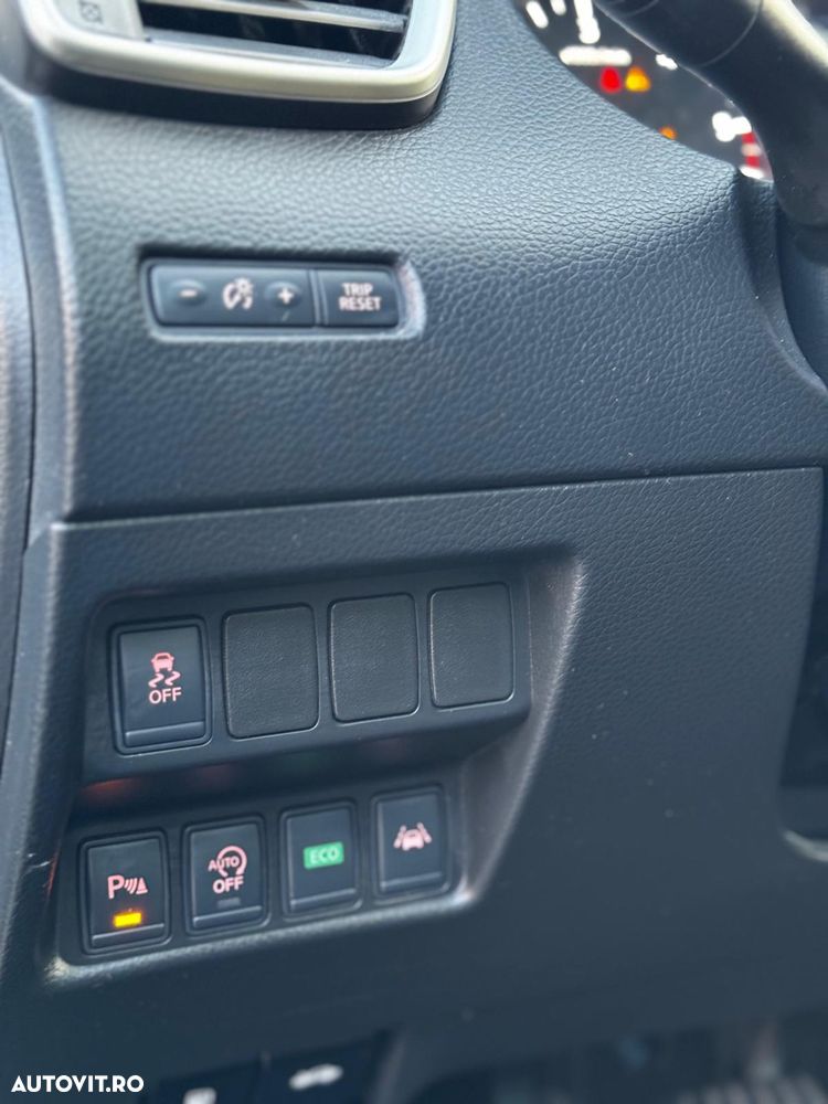 Nissan Qashqai 1.6 DCI Xtronic TEKNA - 11