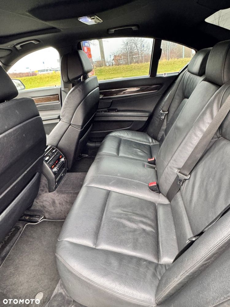 BMW Seria 7 - 8