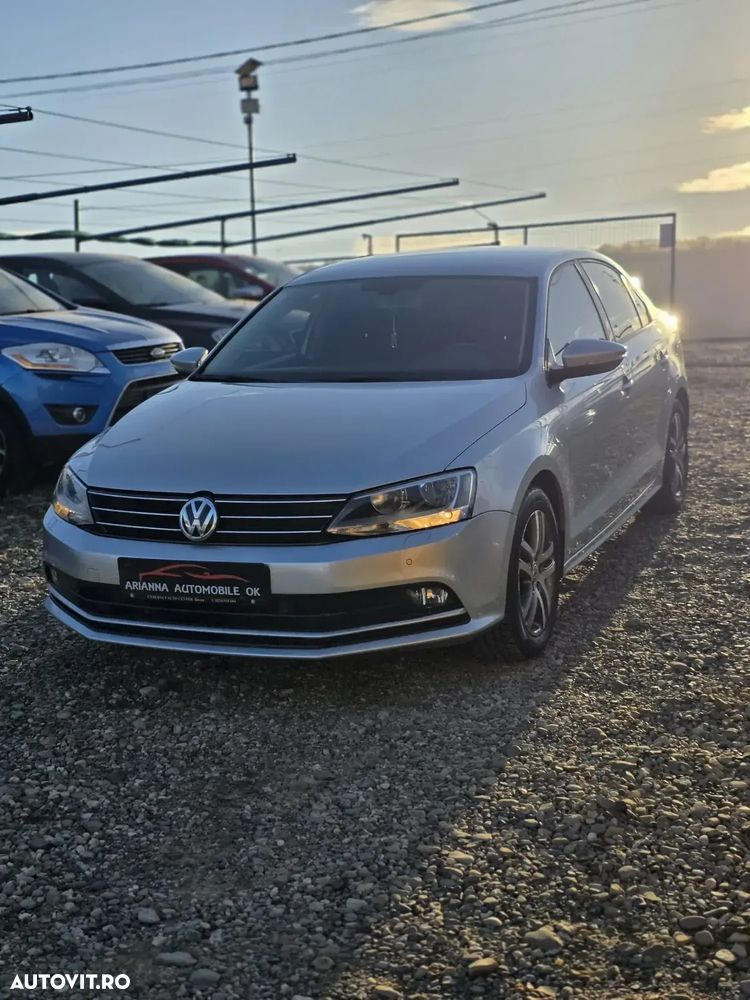 Volkswagen Jetta 2.0 TDI Comfortline - 1