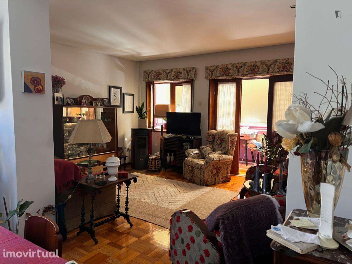 Quarto - localizado em Cedofeita Porto - Grande imagem: 3/10