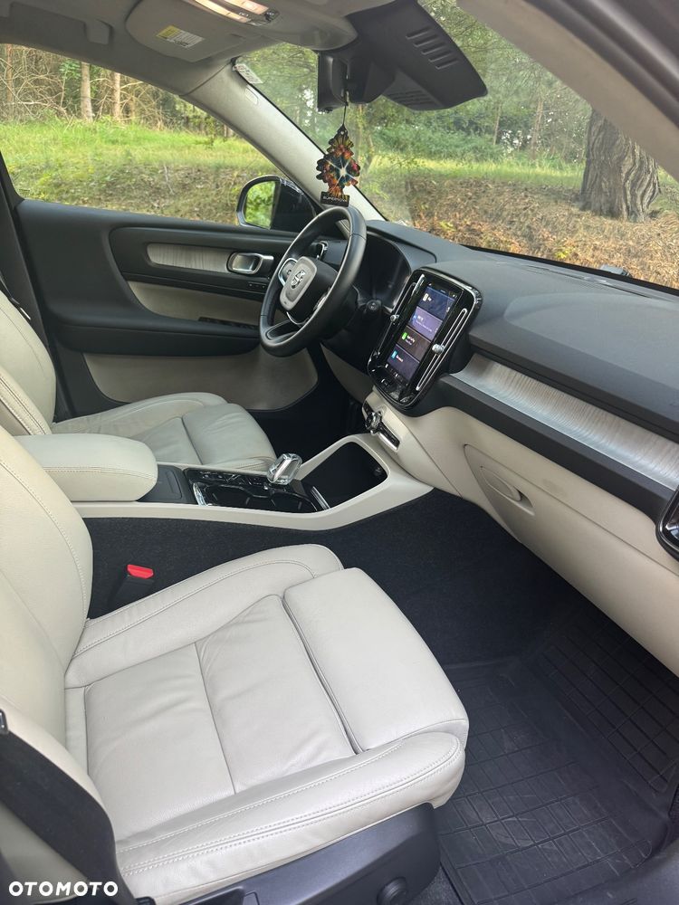 Volvo XC 40 B5 AWD Ultimate Dark - 24