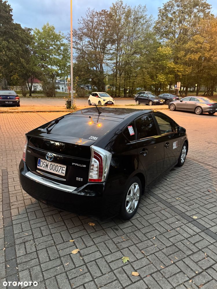 Toyota Prius 1.8 Hybrid Premium - 4