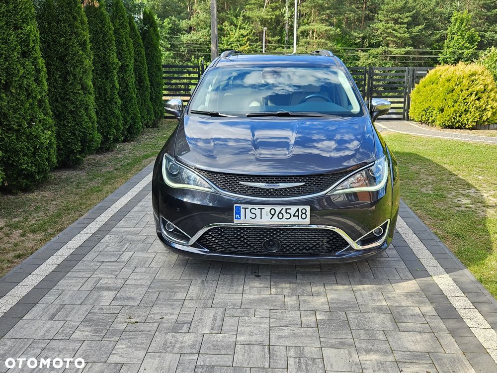 Chrysler Pacifica - 3