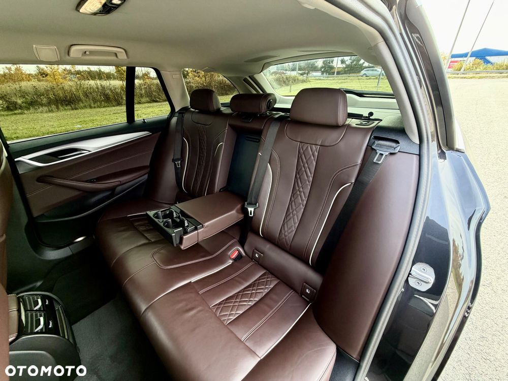 BMW Seria 5 530e Luxury Line - 37
