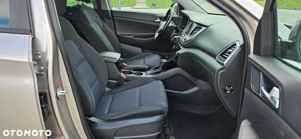 Hyundai Tucson 2.0 CRDi 4WD Automatik Advantage - 11
