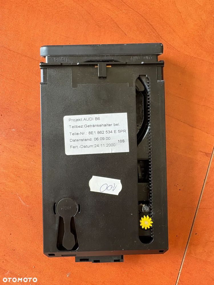 AUDI A4 B7 UCHWYT NA KUBEK 8E1862534 - 2