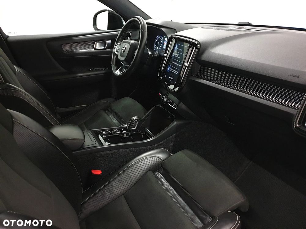 Volvo XC 40 D4 AWD R-Design - 38