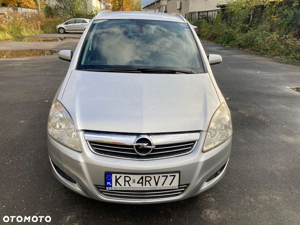Opel Zafira 1.8 Cosmo - 1