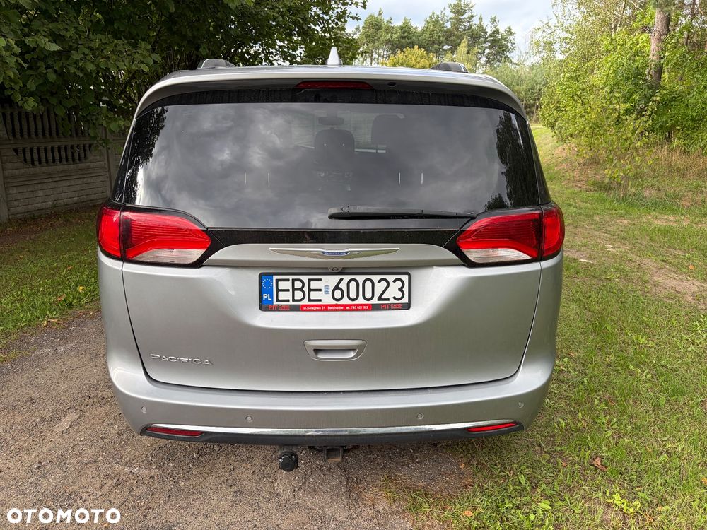 Chrysler Pacifica - 10