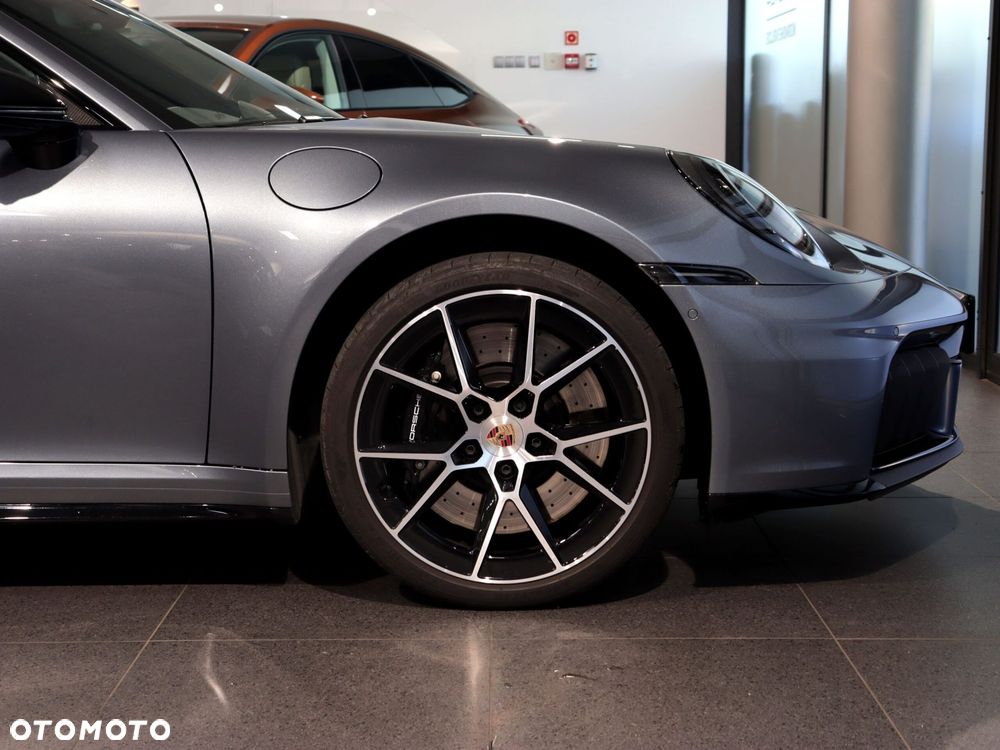 Porsche 911 Carrera T-Hybrid 4 GTS - 14