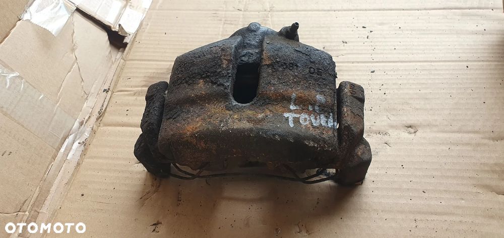 Zacisk hamulcowy lewy przód przedni VW Touran 1T0 - 3