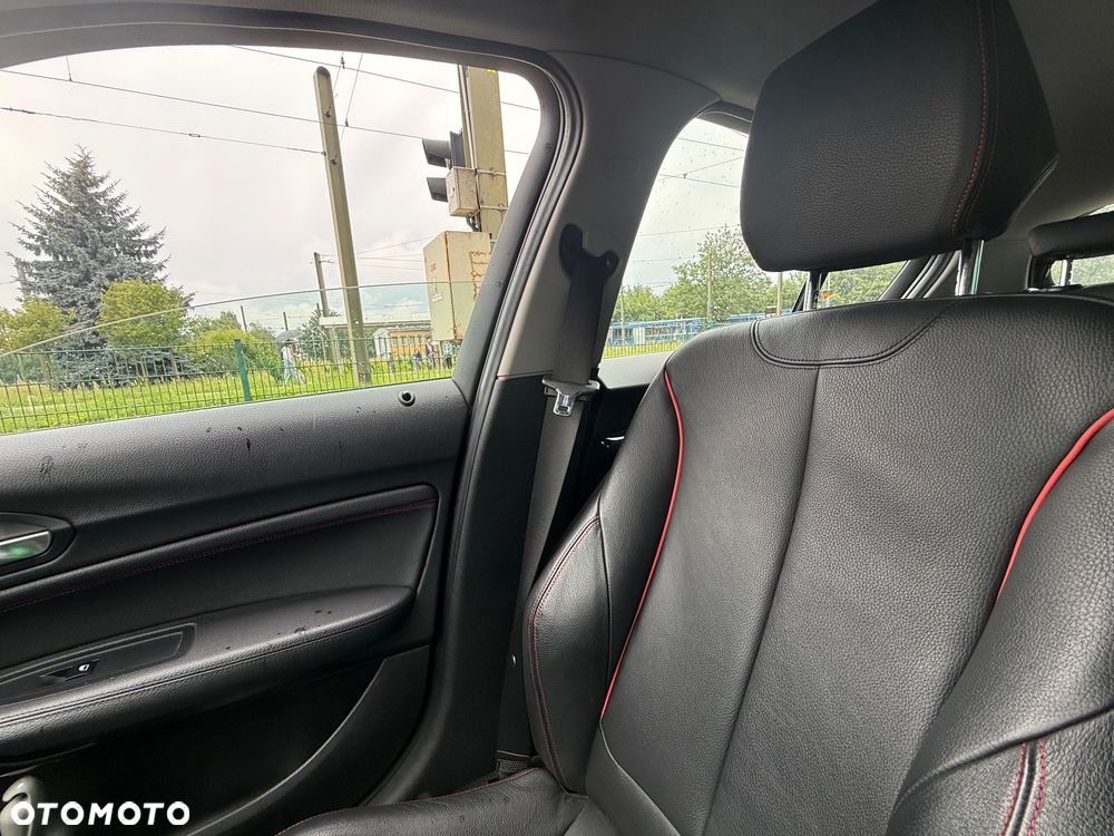 BMW Seria 1 120i Sport Line - 11