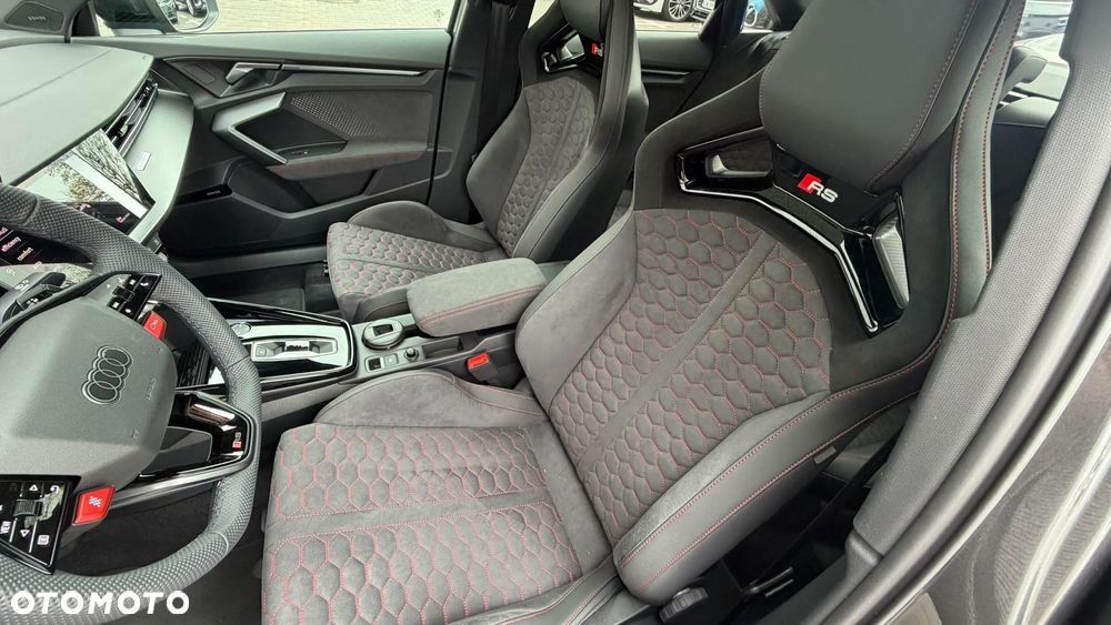 Audi RS3 Limousine - 17