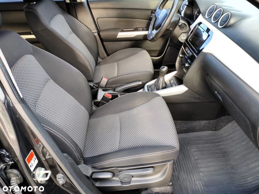 Suzuki Vitara 1.6 Premium 2WD - 23