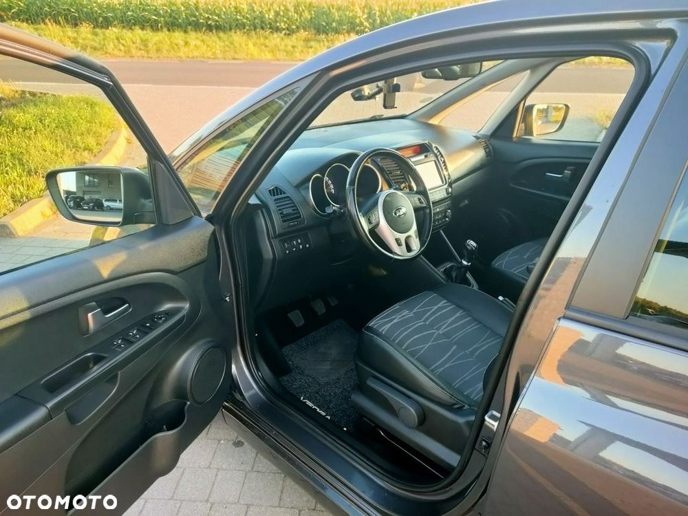 Kia Venga - 9