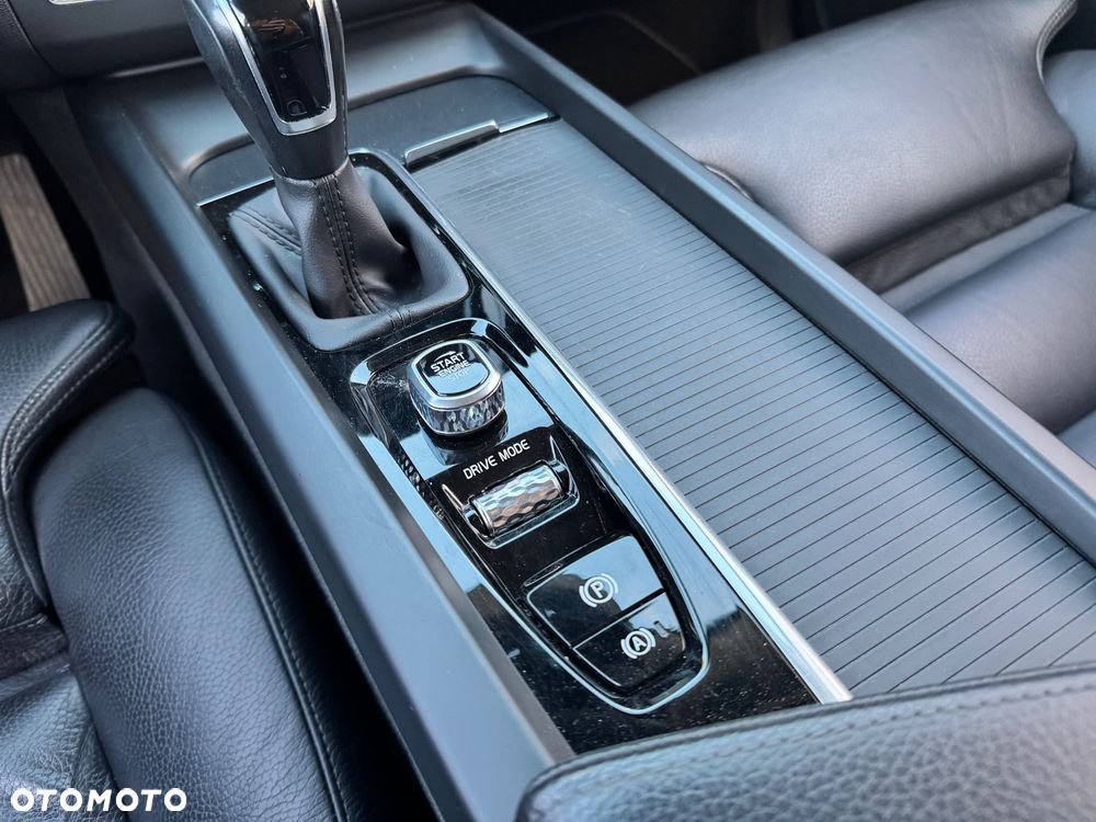 Volvo XC 60 D3 Momentum Pro - 12