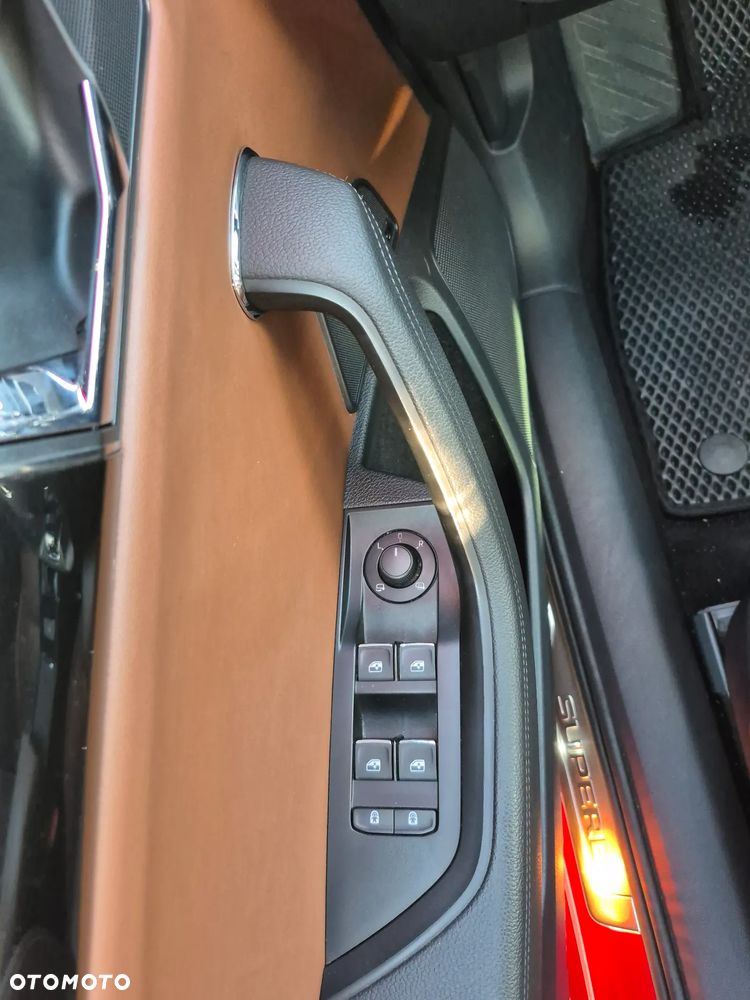 Skoda Superb 2.0 TDI SCR 4x4 L&K DSG - 15