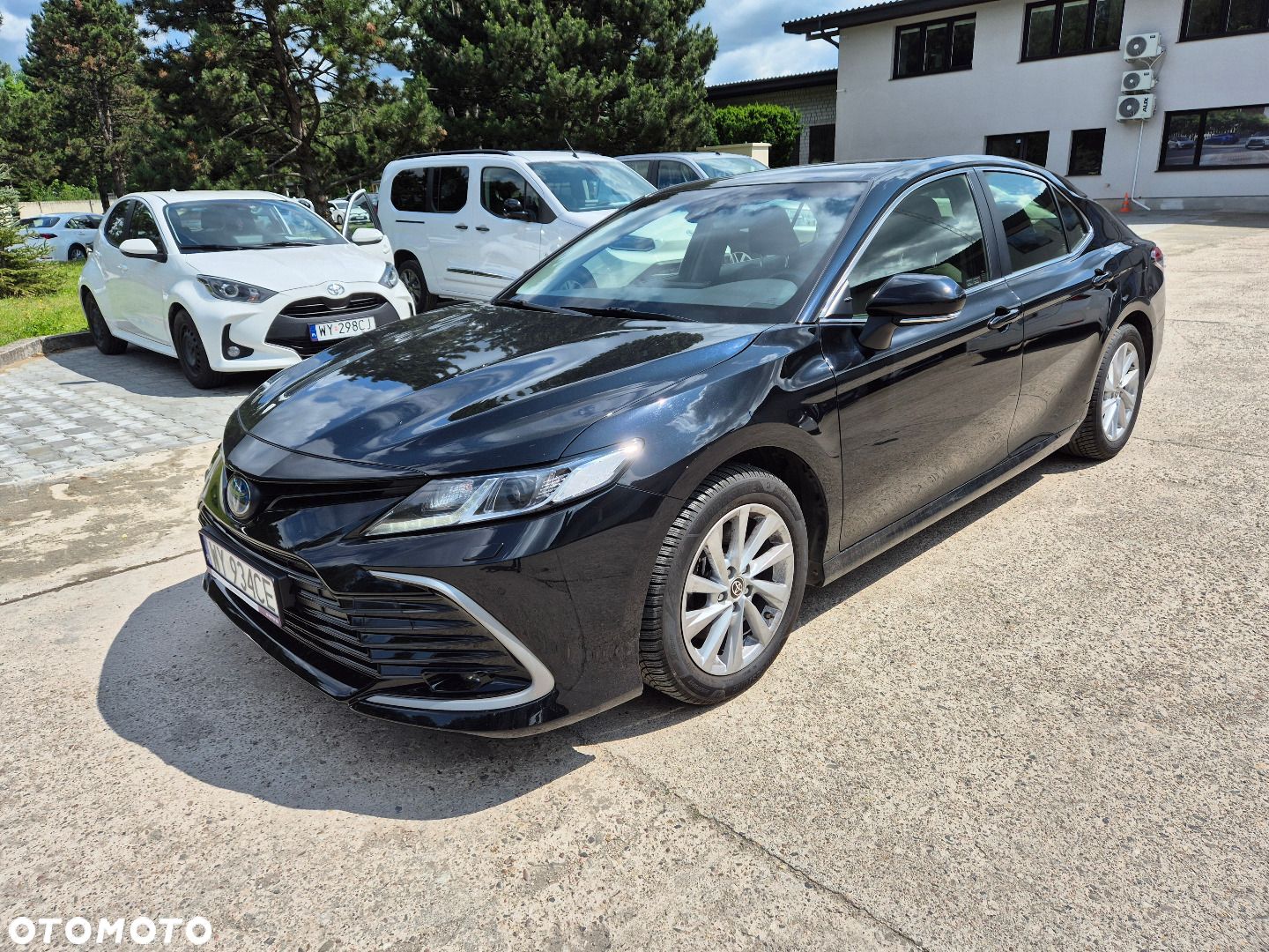 Toyota Camry - 1