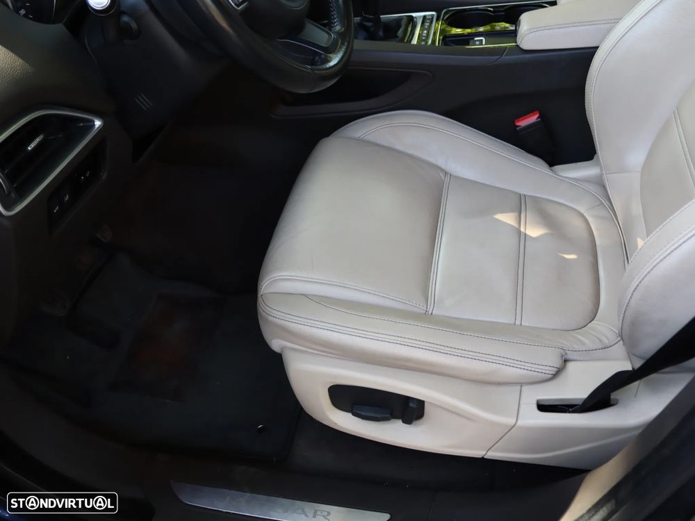 Jaguar F-Pace 2.0 i4D Prestige AWD Aut. - 12
