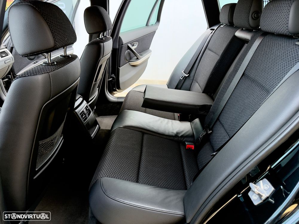 BMW 320 d Navigation Sport - 51