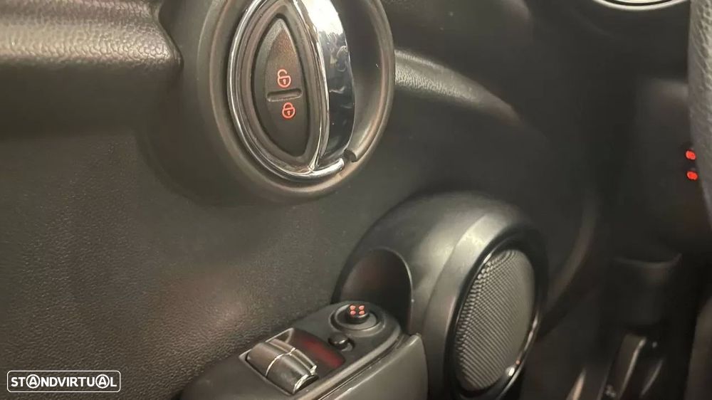 MINI 3 Portas One D - 37