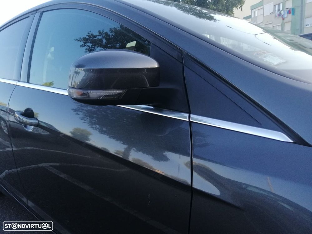 Ford Focus 1.0 SCTi Titanium - 6