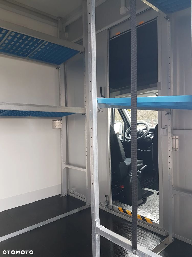 Iveco DAILY KONTENER NISKOPODŁOGOWY 4,43x2,23x2,42 SKLEP FOODTRUCK BAR KLIMA KONIOWÓZ KAMPER - 35