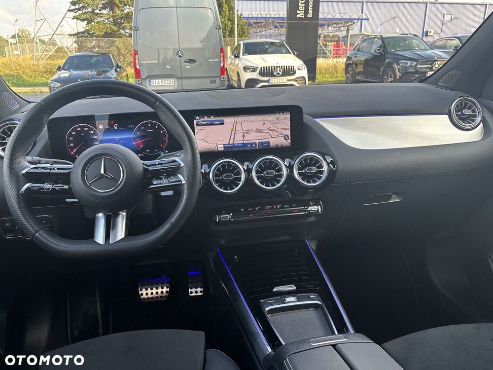 Mercedes-Benz GLA 200 AMG Line - 16