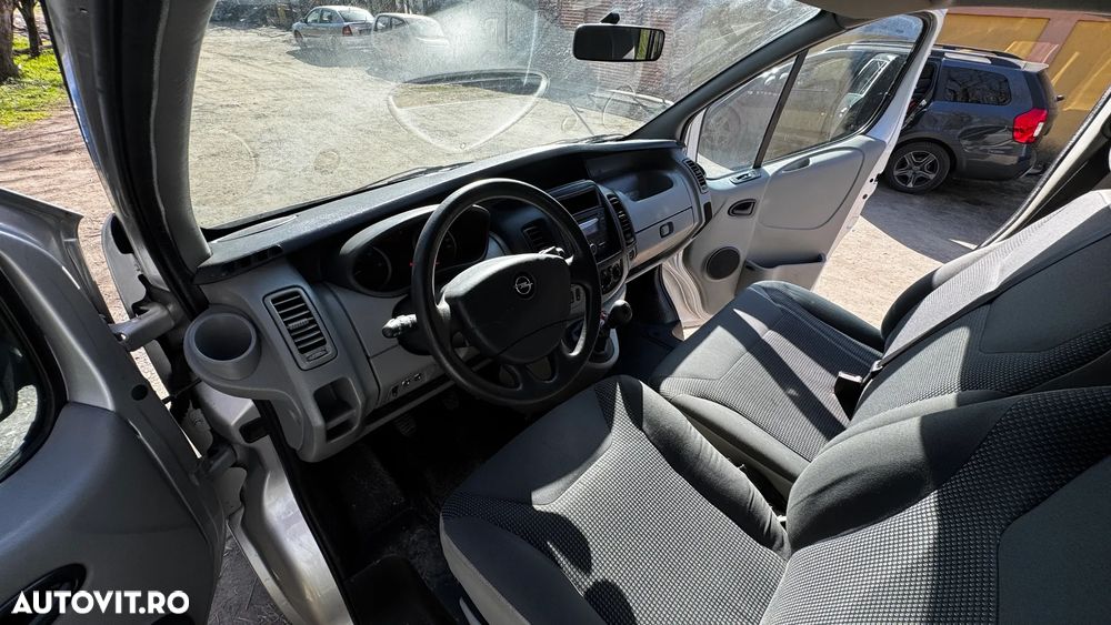 Opel Vivaro - 8