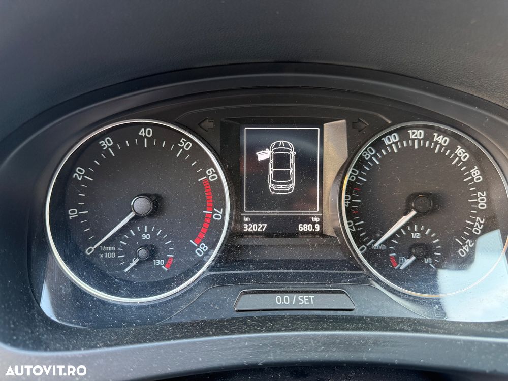 Skoda RAPID 1.2 TSI Ambition - 2